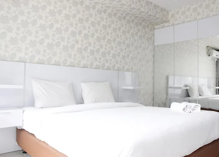 Relaxing Studio Near Itb At Beverly Dago Apartment By Travelio